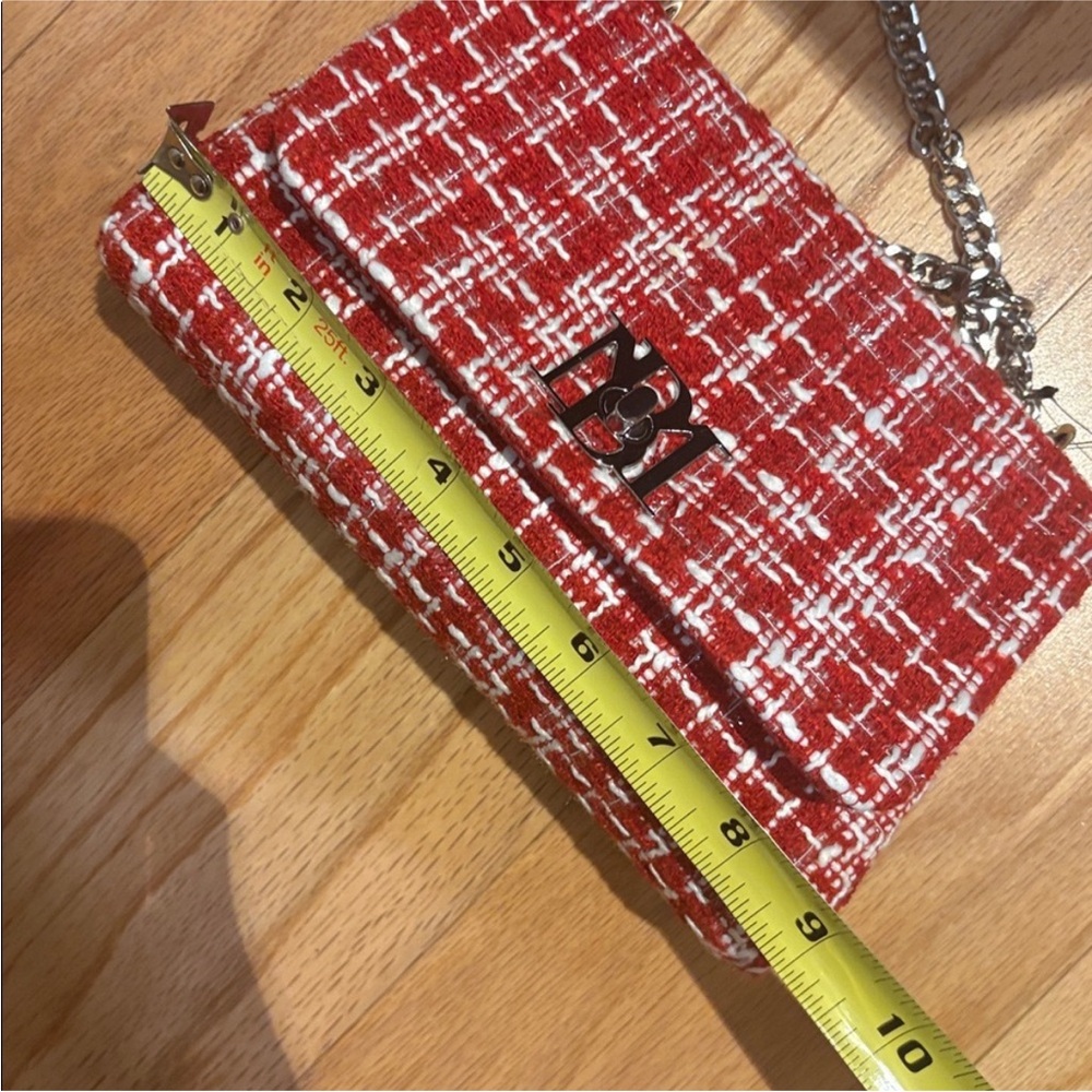 Badgley Mischka Red and White Tweed Shoulder Bag - Picture 15 of 17
